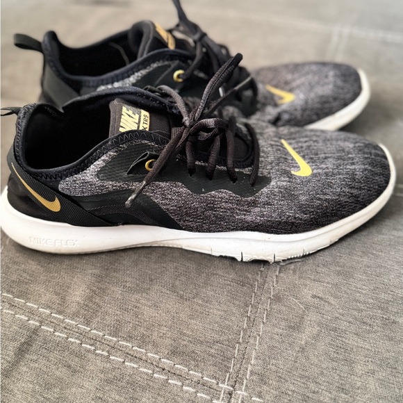 Nike Black and Gold Athletic Shoes - Picture 1 of 4